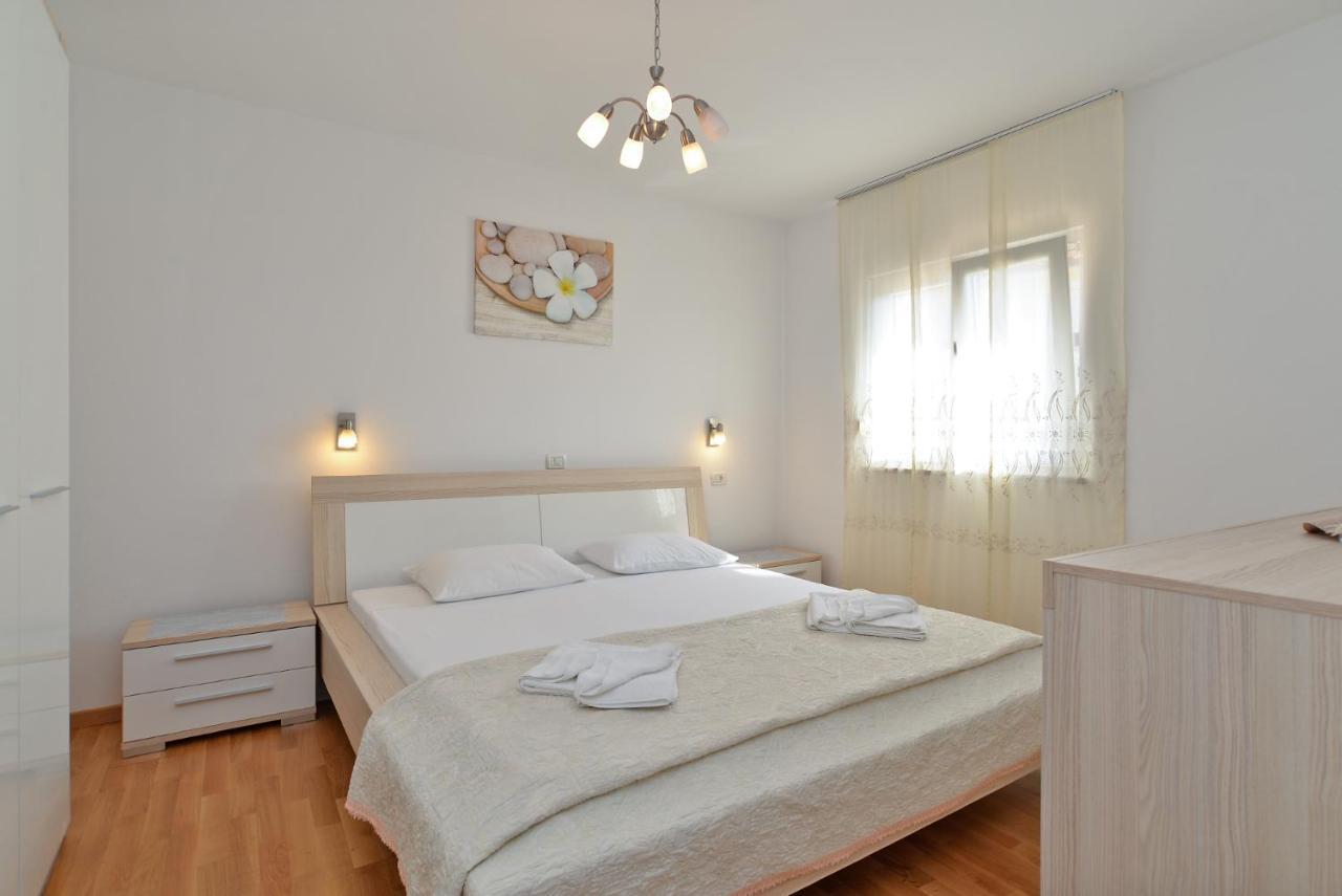 Apartment Patricia 1756 Pula Exterior photo