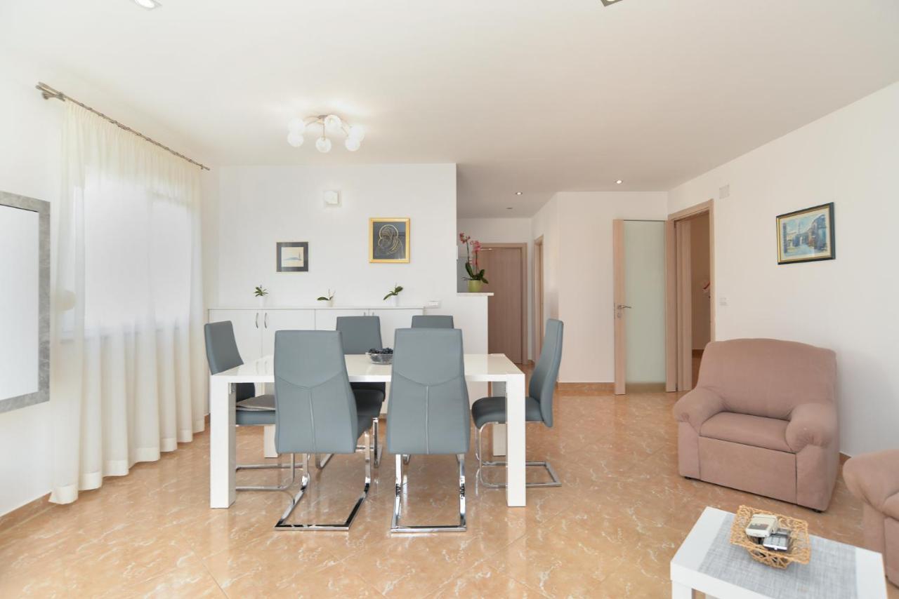 Apartment Patricia 1756 Pula Exterior photo